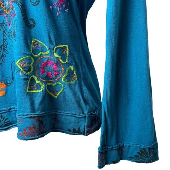 Unbranded Blue Floral Embroidered Bell Sleeve Top Artsy Bohemian Peasant M - Picture 5 of 12